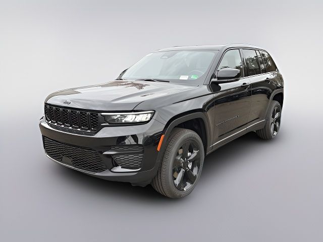 2025 Jeep Grand Cherokee Laredo