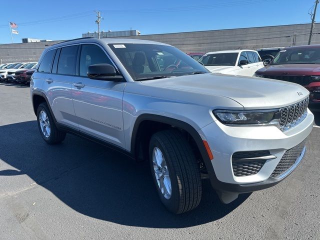 2025 Jeep Grand Cherokee Laredo