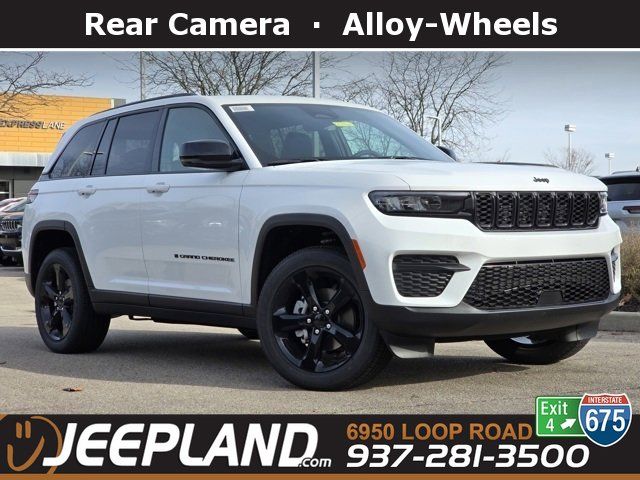 2025 Jeep Grand Cherokee Laredo