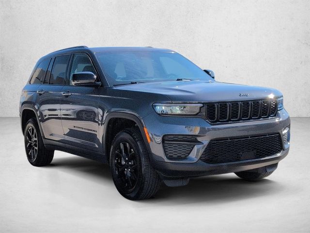 2025 Jeep Grand Cherokee Laredo