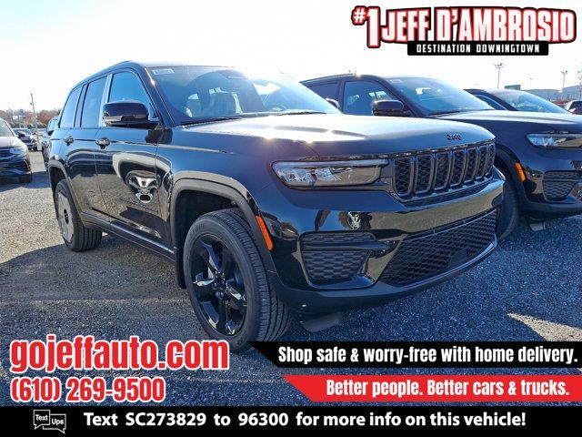 2025 Jeep Grand Cherokee Laredo