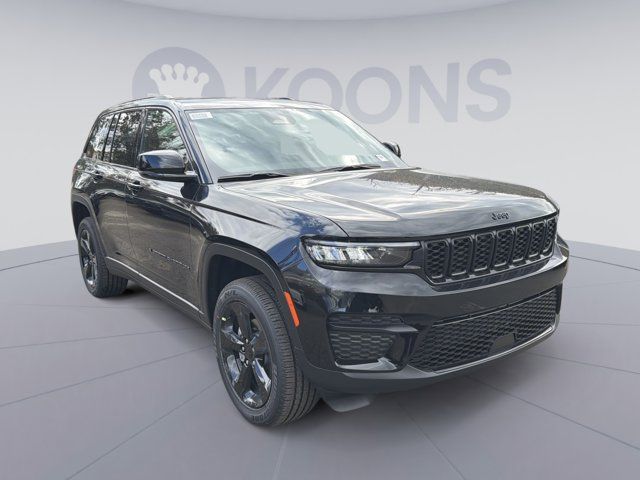 2025 Jeep Grand Cherokee Laredo