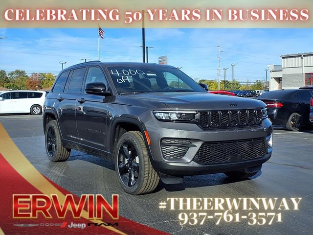 2025 Jeep Grand Cherokee Laredo