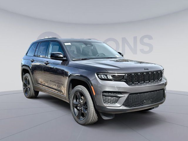 2025 Jeep Grand Cherokee Laredo