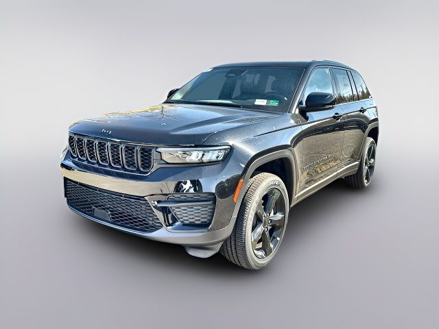 2025 Jeep Grand Cherokee Laredo