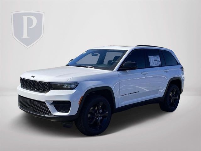 2025 Jeep Grand Cherokee Laredo