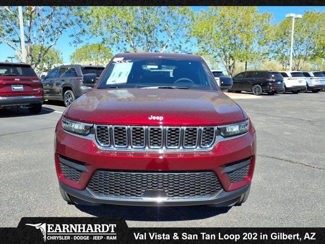 2025 Jeep Grand Cherokee Laredo