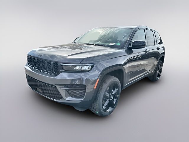 2025 Jeep Grand Cherokee Laredo