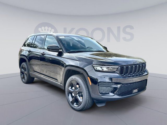 2025 Jeep Grand Cherokee Laredo