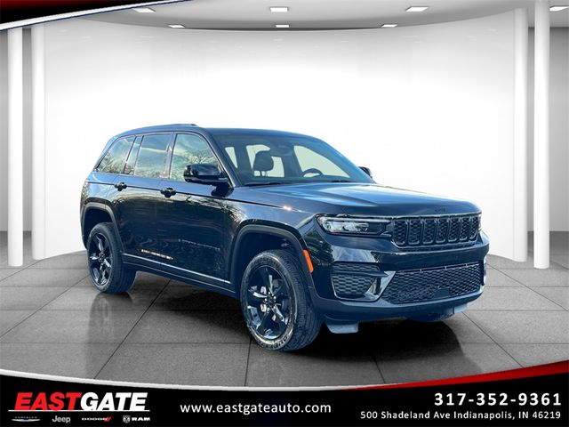 2025 Jeep Grand Cherokee Laredo