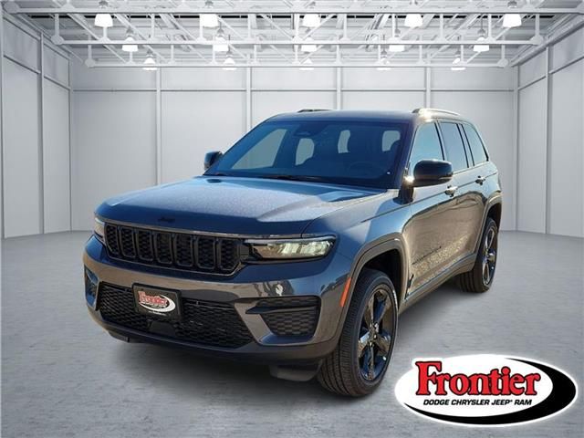 2025 Jeep Grand Cherokee Laredo