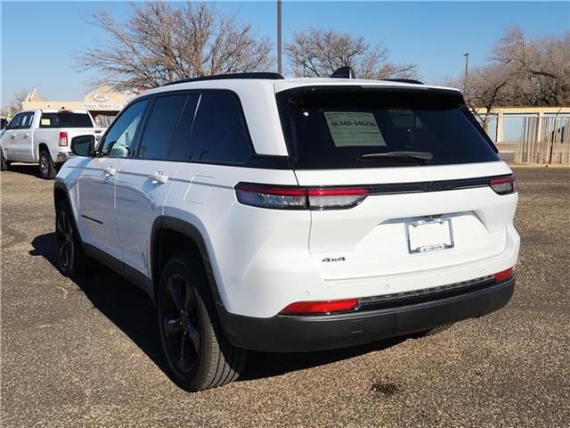 2025 Jeep Grand Cherokee Laredo