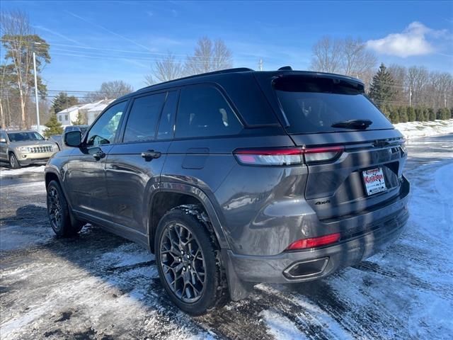 2025 Jeep Grand Cherokee Summit