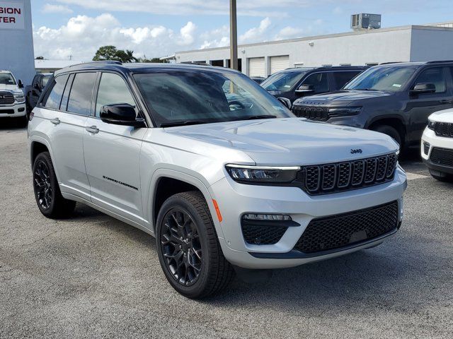 2025 Jeep Grand Cherokee Summit