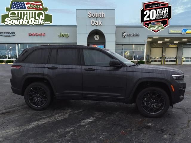 2025 Jeep Grand Cherokee Summit