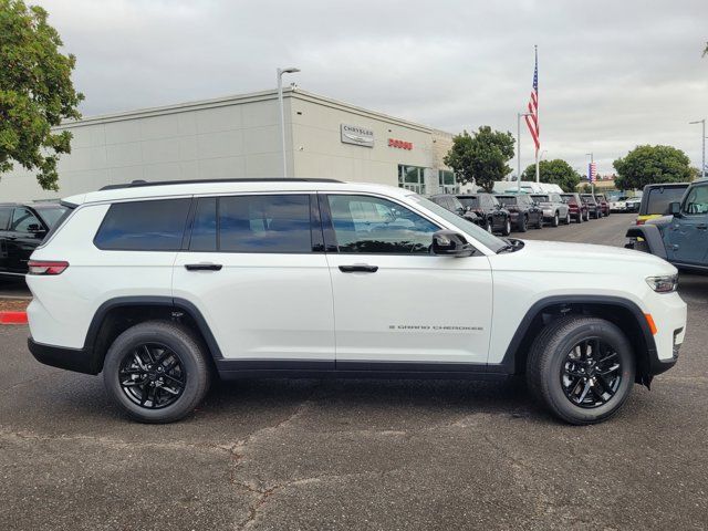 2025 Jeep Grand Cherokee L Laredo