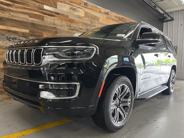 2025 Jeep Wagoneer Base