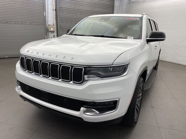 2025 Jeep Wagoneer Base