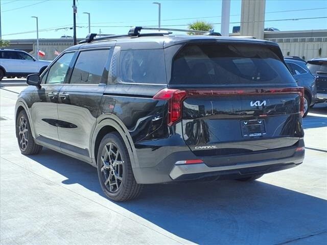 2025 Kia Carnival SX