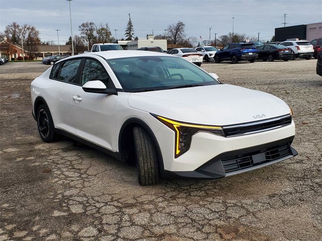 2025 Kia K4 EX