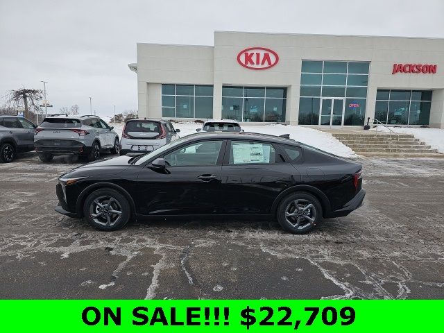 2025 Kia K4 LXS