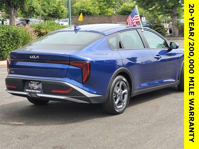2025 Kia K4 LXS