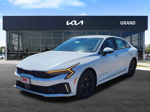 2025 Kia K5 LXS