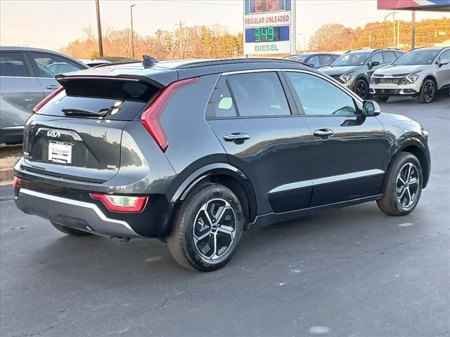 2025 Kia Niro SX