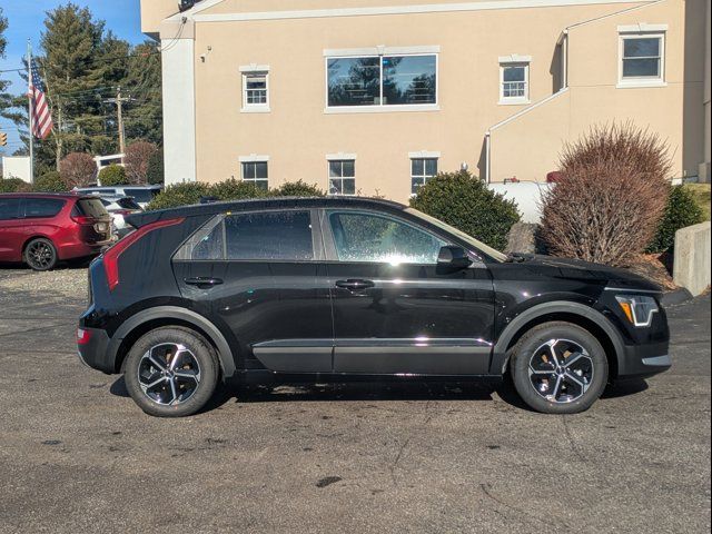 2025 Kia Niro LX