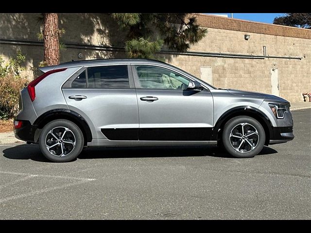 2025 Kia Niro SX