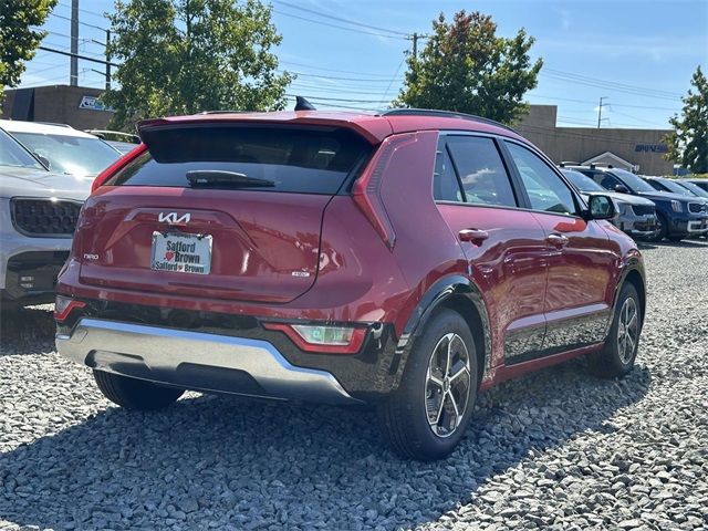 2025 Kia Niro SX