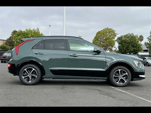 2025 Kia Niro SX