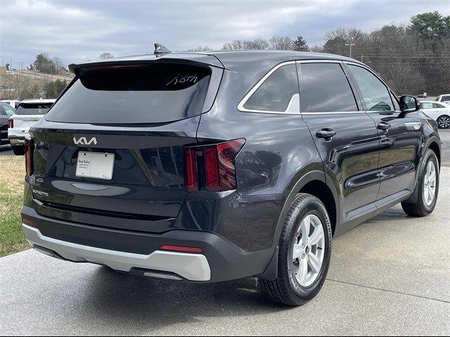 2025 Kia Sorento LX