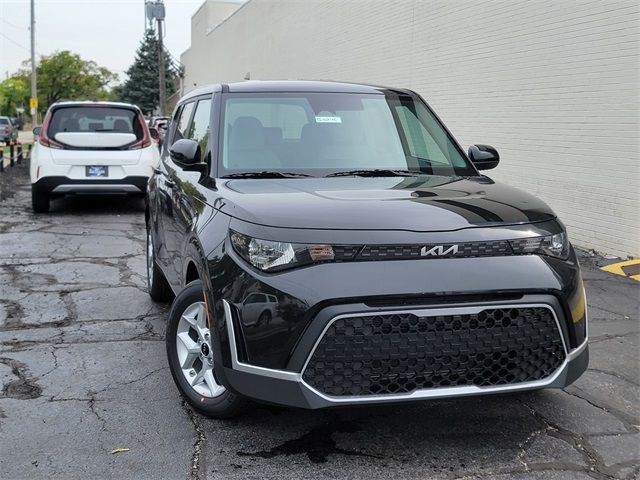 2025 Kia Soul LX