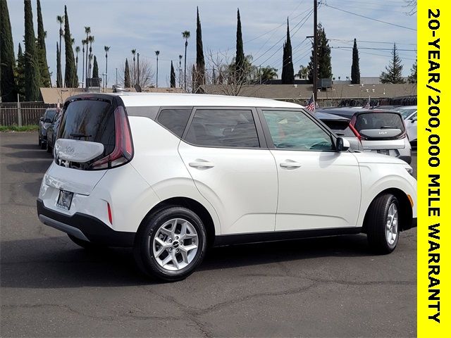 2025 Kia Soul LX