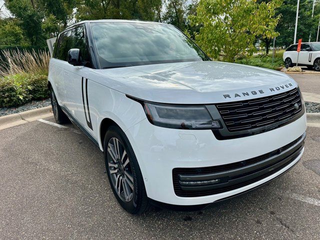 2025 Land Rover Range Rover SE