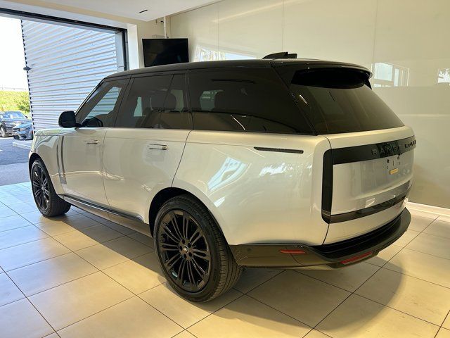 2025 Land Rover Range Rover SE