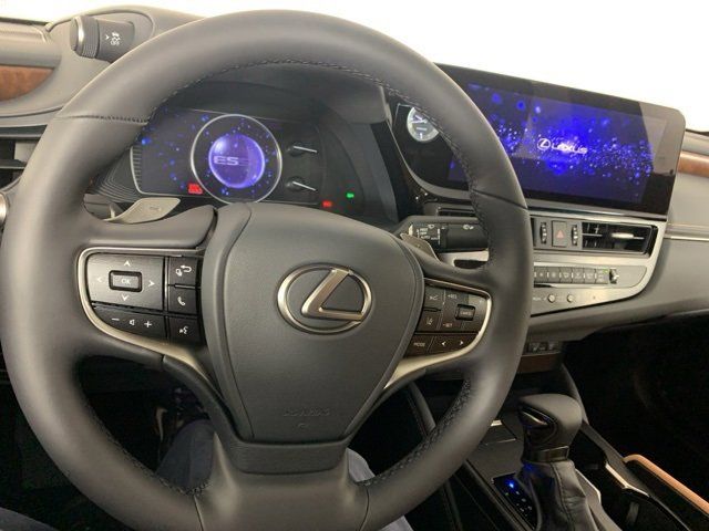 2025 Lexus ES 300h