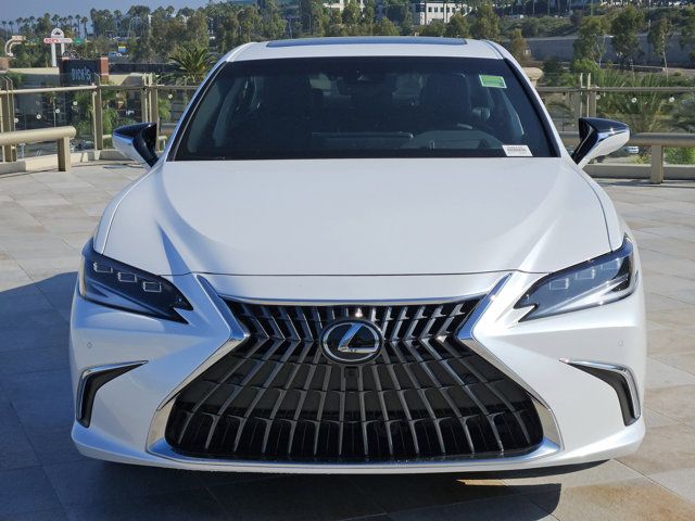 2025 Lexus ES 300h Luxury