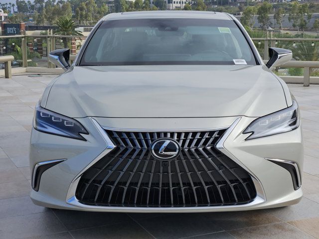 2025 Lexus ES 300h Luxury