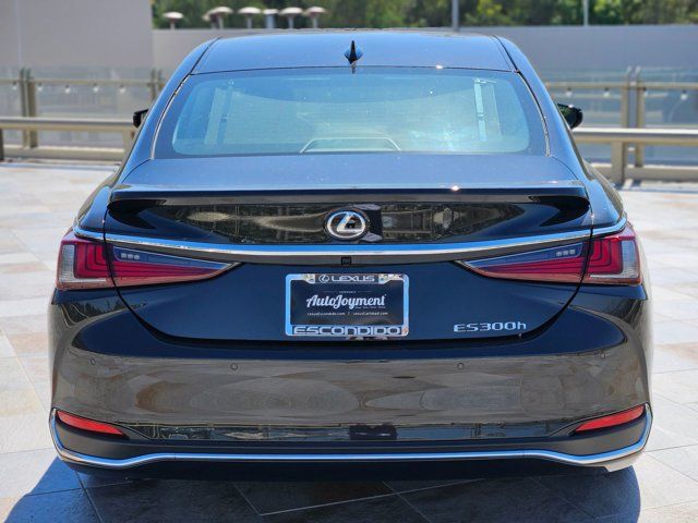 2025 Lexus ES 300h Luxury