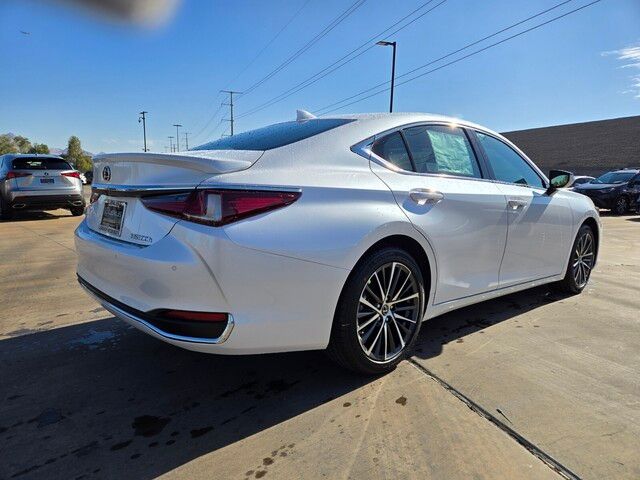 2025 Lexus ES 300h