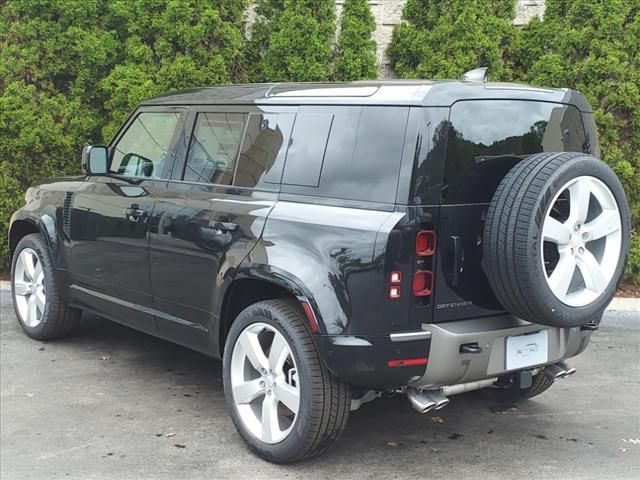 2025 Land Rover Defender X-Dynamic SE