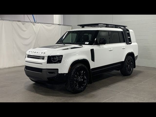 2025 Land Rover Defender Outbound