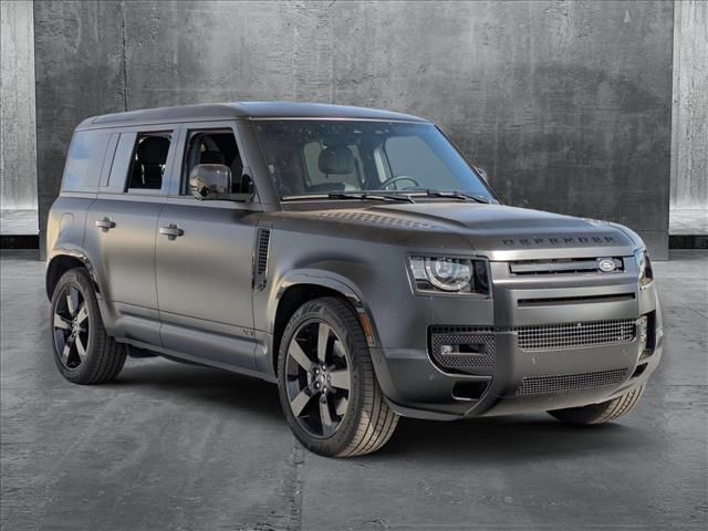 2025 Land Rover Defender V8