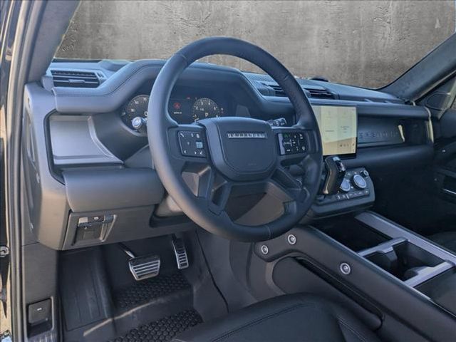 2025 Land Rover Defender V8