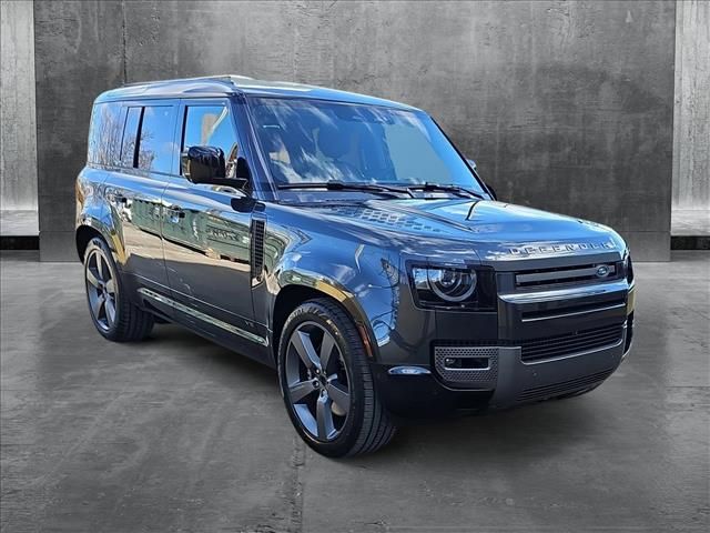 2025 Land Rover Defender V8