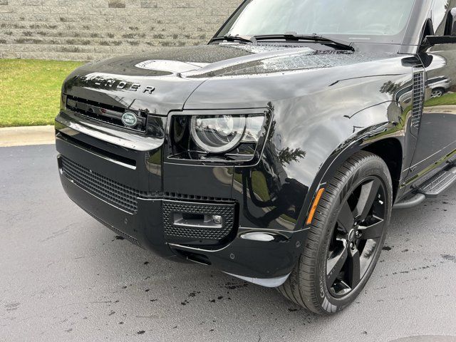 2025 Land Rover Defender V8