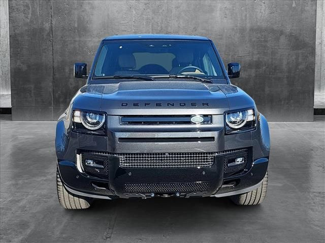 2025 Land Rover Defender V8