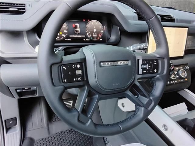 2025 Land Rover Defender V8